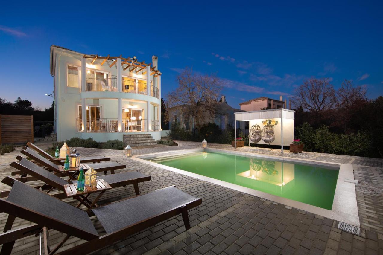 Serenity - Off Grid Villa *