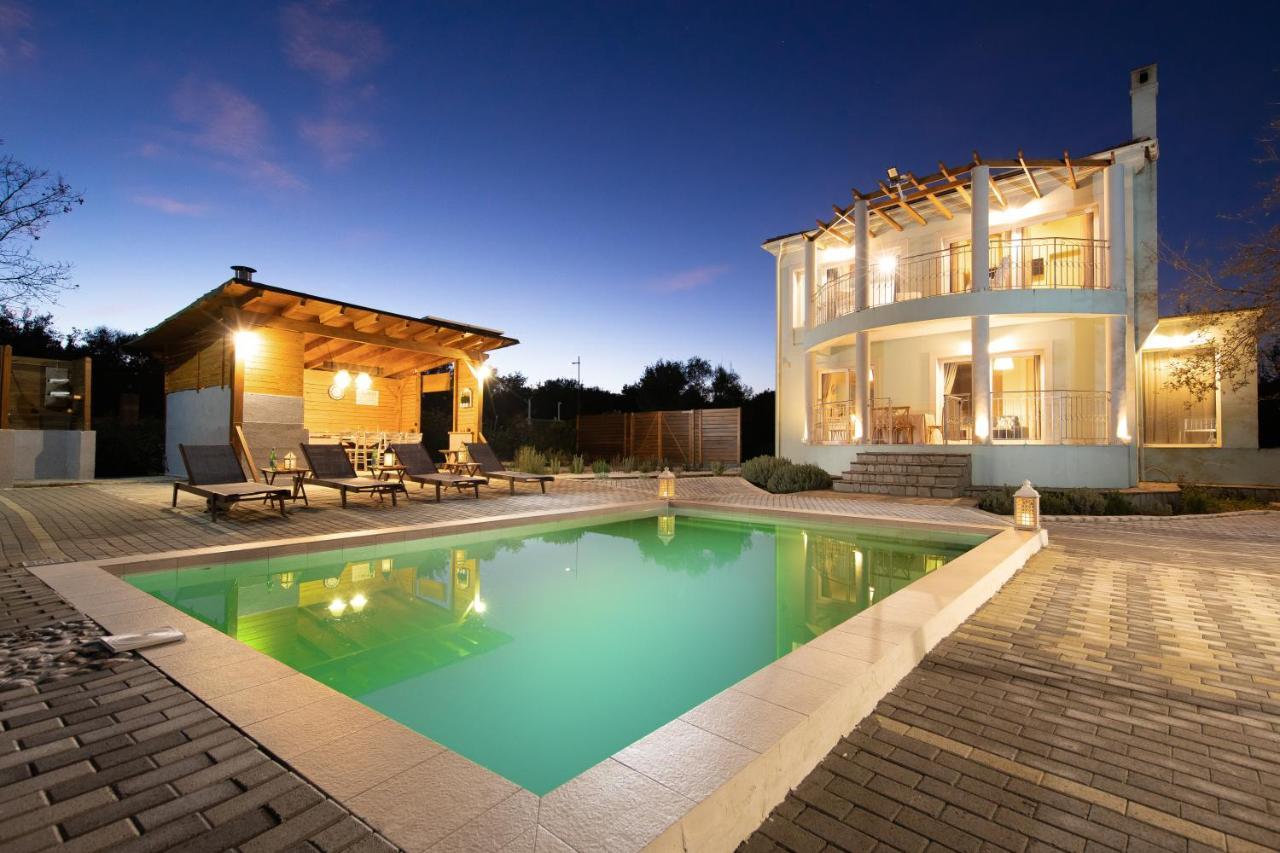 Serenity - Off Grid Poulades